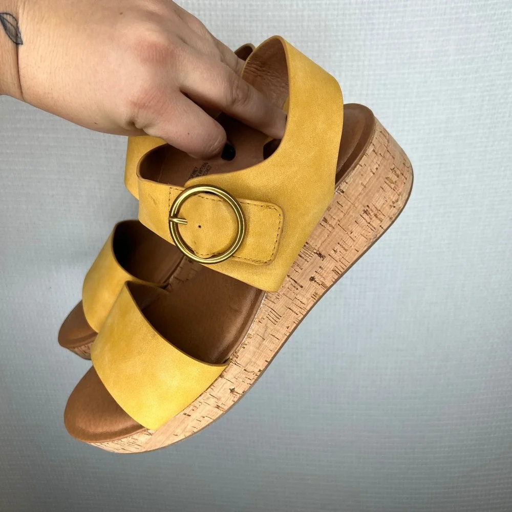 EuroSoft by Sofft Finnly Mustard Yellow Cork Wedge Platform Sandals Womens 10M